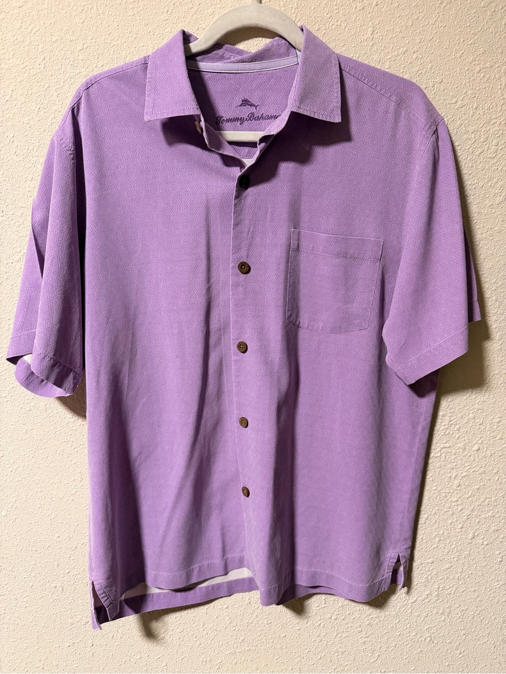 Tommy Bahama Medium Silk Camp Shirt Mens Purple Diamond Button Up Hawaiian Beach